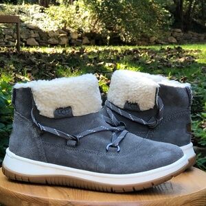 New UGG Lakesider Heritage Ankle Boots Women's sz 7